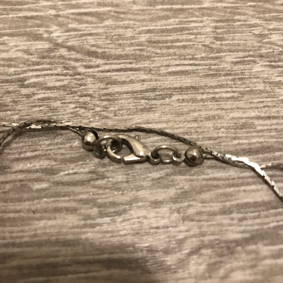 💚4 for $30💚 LIKE NEW! Silver Pink Necklace & Earring - Picture 4 of 5